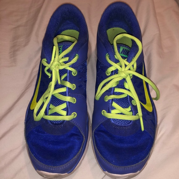 NIKE Running Shoe - Picture 3 of 7